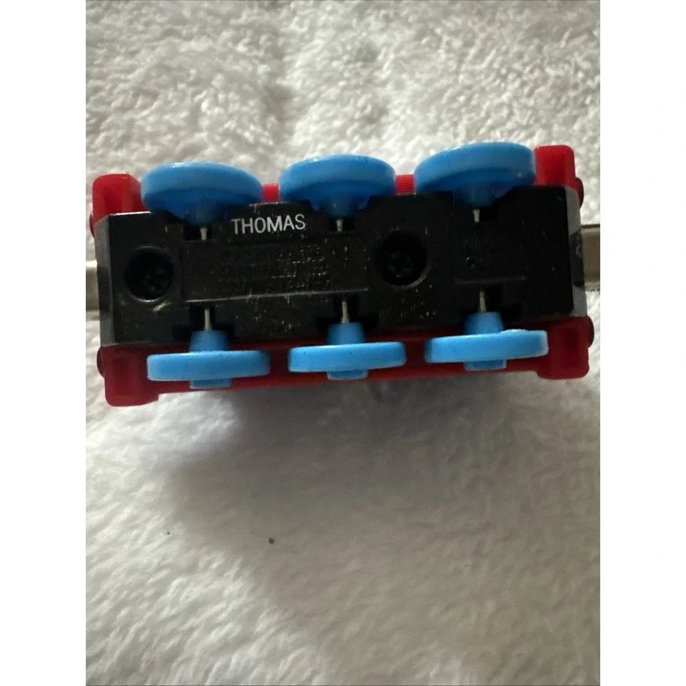Thomas & Friends Take-Along Thomas Die-Cast Magnetic Train Engine No 1‎